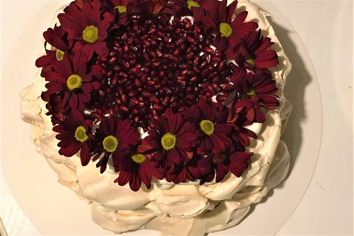 meringue with chrysanthemum